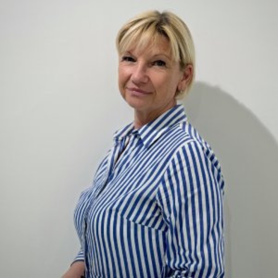Andrea Makai — real estate agent (Fehérvári út)